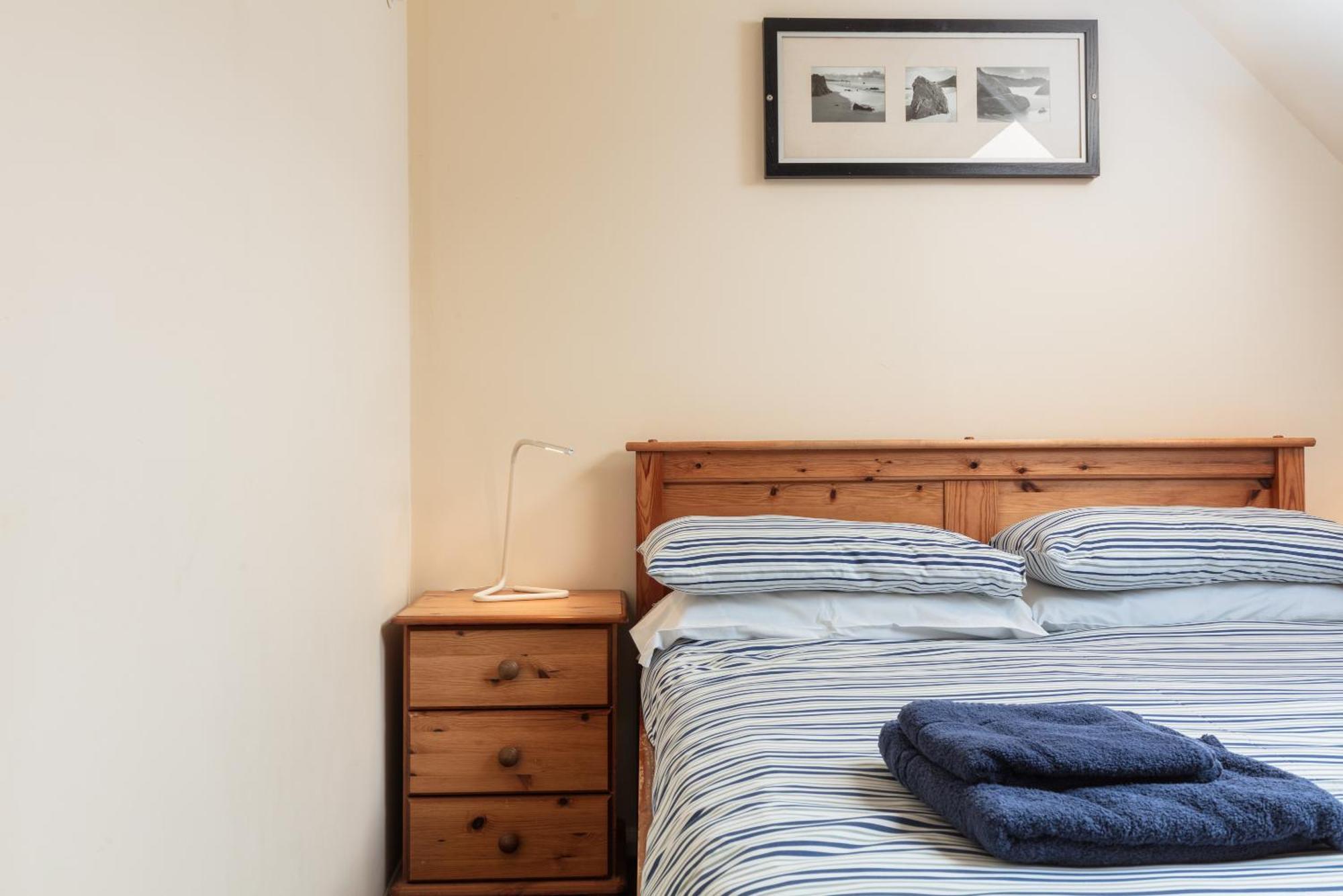 Discovery Accommodation Уитби Экстерьер фото